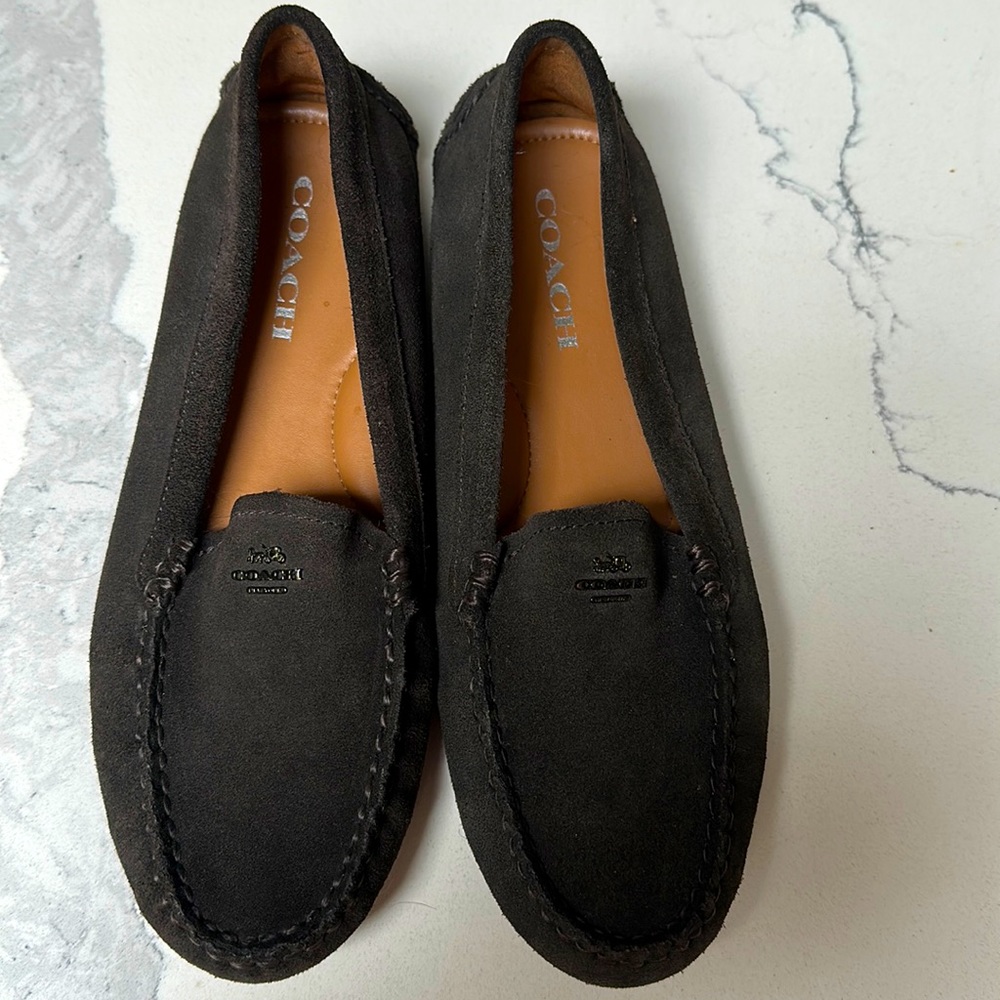 Brand new without box Coach driving Mocs. The style is Amber